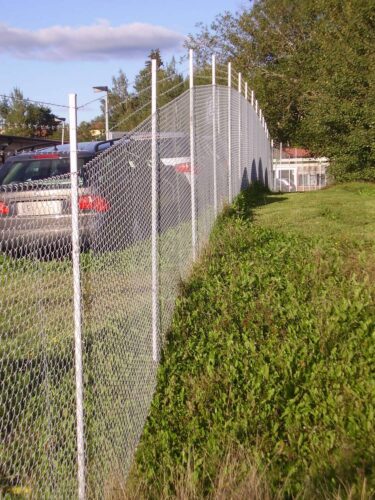 grillage et piquet en fer galva avec chapeau proche Forges Les Eaux 76